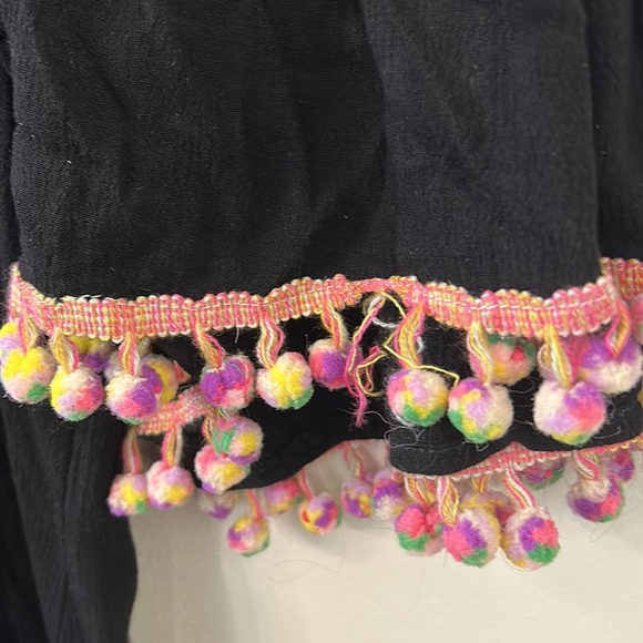 Boutique Cold Shoulder Shirt  Size Large. Colorful Embroidery Pompoms Tassel Tie - Picture 10 of 10